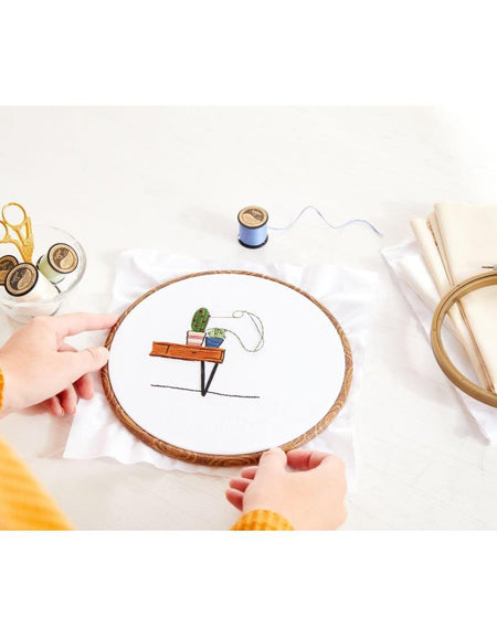 Anchor Faux Wood Round Embroidery Hoop 6"