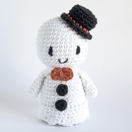 Ghost Boo - Hoooked Amigurumi DIY Kit W/Eco Barbante Yarn