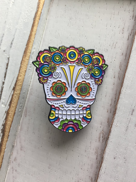 soft enamel pin sugar skull
