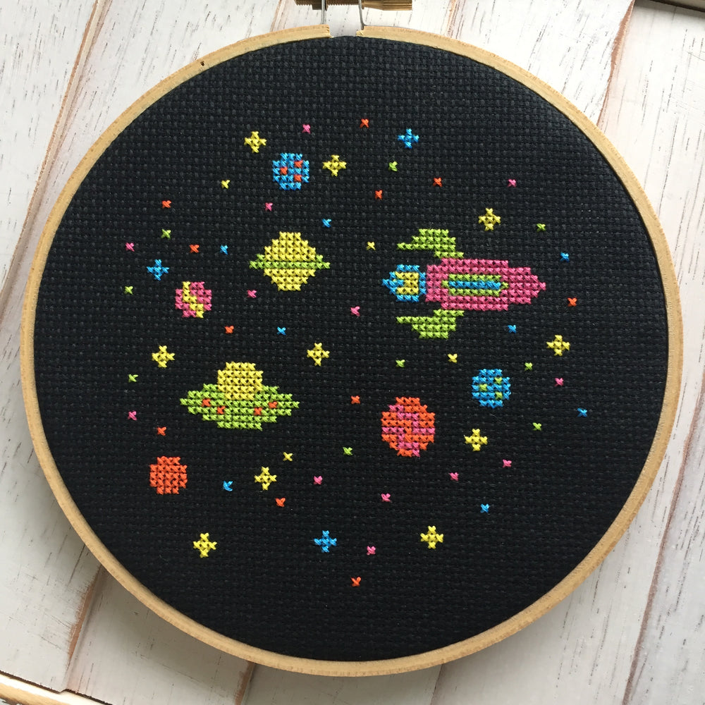 Outer Space Aliens Spaceship Counted Cross Stitch DIY KIT Beginner