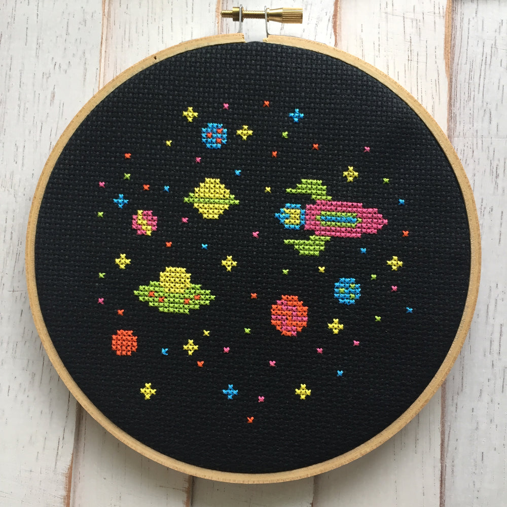 Outer Space Aliens Spaceship Counted Cross Stitch PATTERN DIGITAL DOWNLOAD Beginner