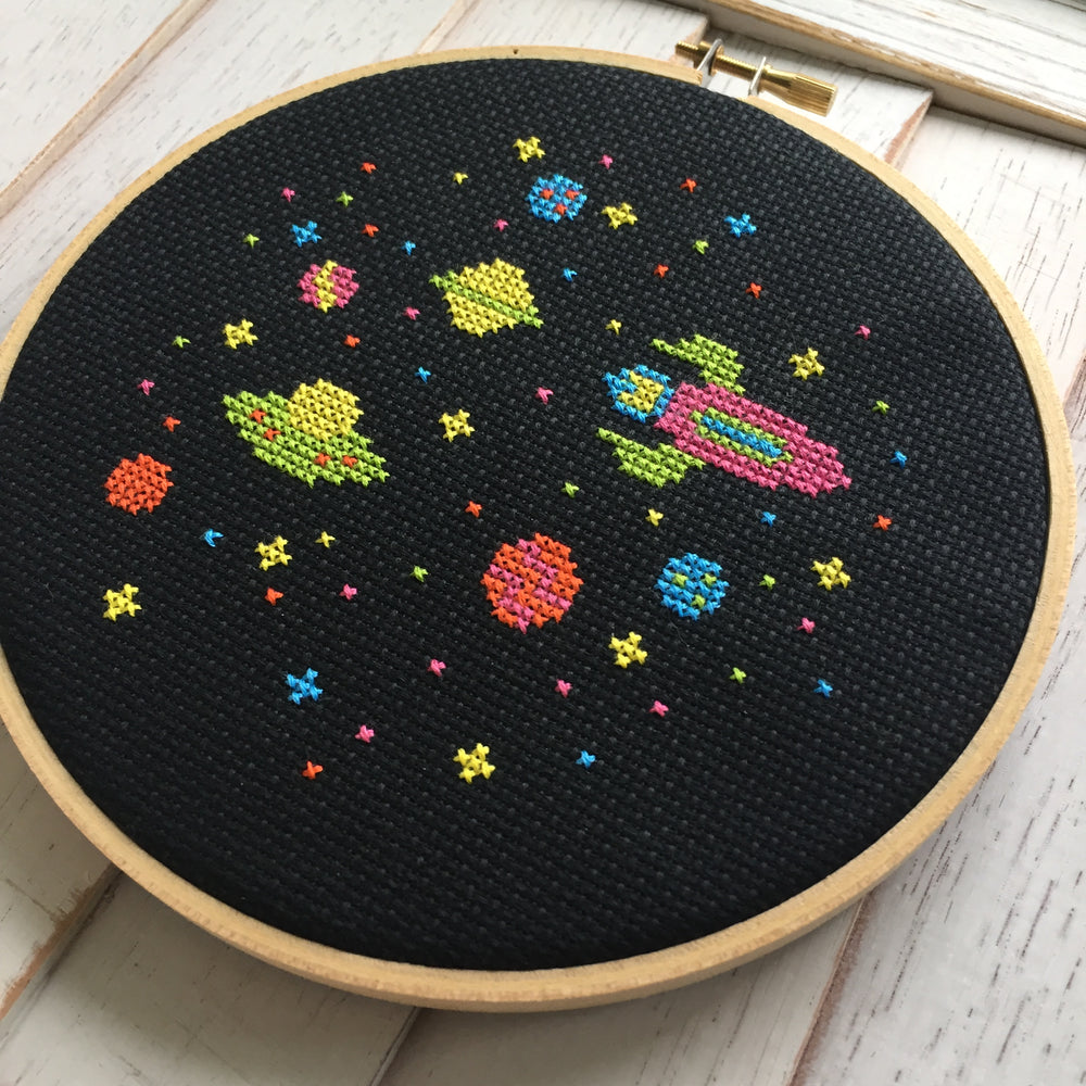 Outer Space Aliens Spaceship Counted Cross Stitch DIY KIT Beginner