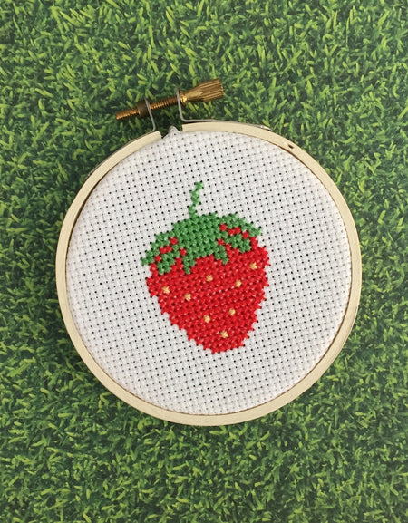 WS Strawberry Counted Cross Stitch DIY Kit