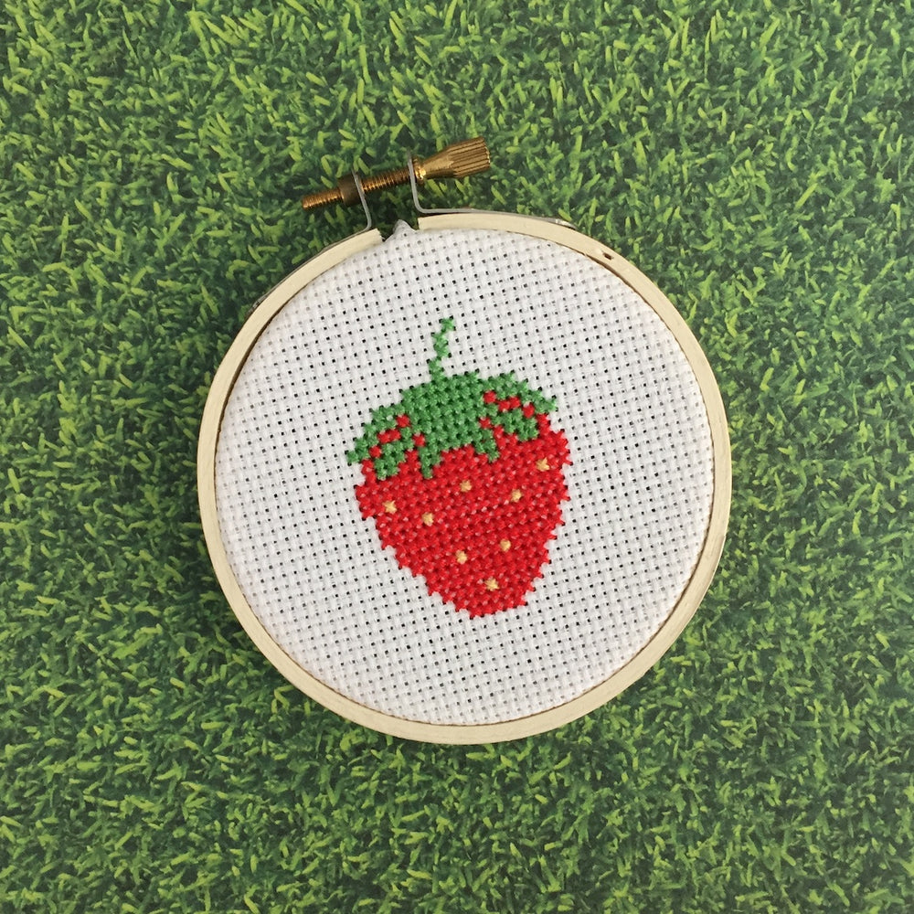 WS Strawberry Counted Cross Stitch DIY Kit