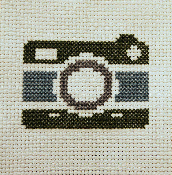 Vintage Camera Cross Stitch DOWNLOAD Pattern and Instructions